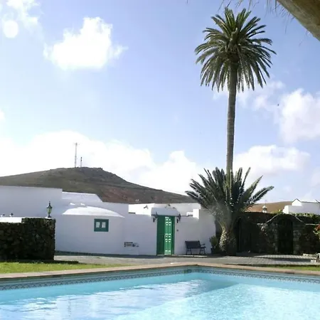 Sleeps 2 Pool Wifi T691459 *